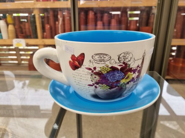 macetero en forma de taza